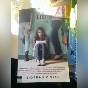 The List by Siobhan Vivian Paperback